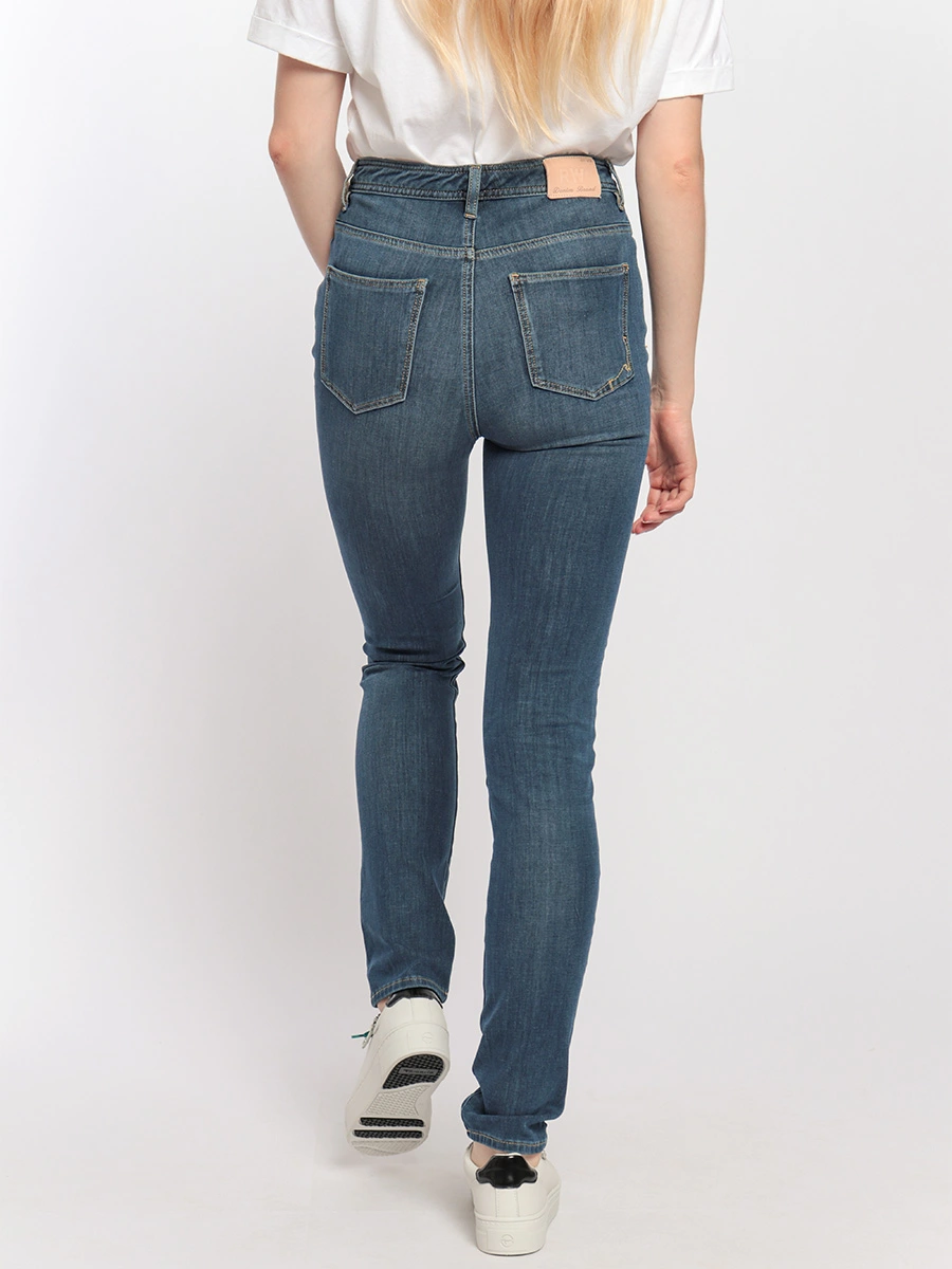 Узкие джинсы